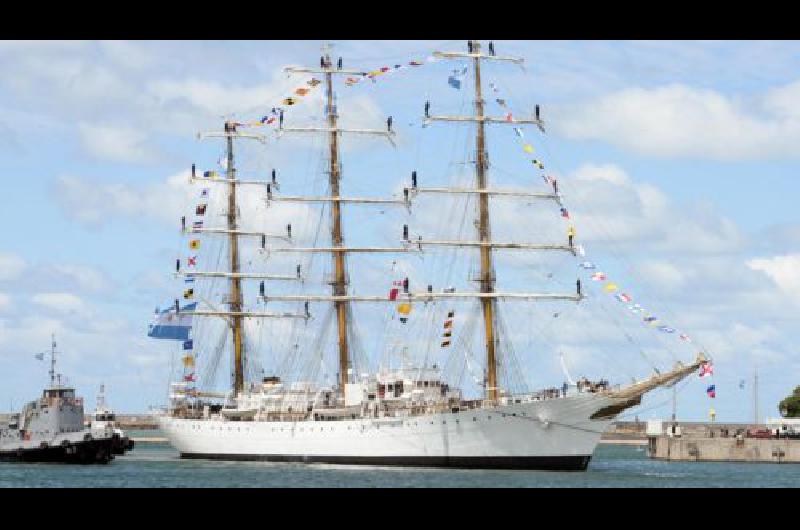 Eacutesta es la tercera visita del buque insignia de la Armada argentina al Reino Unido