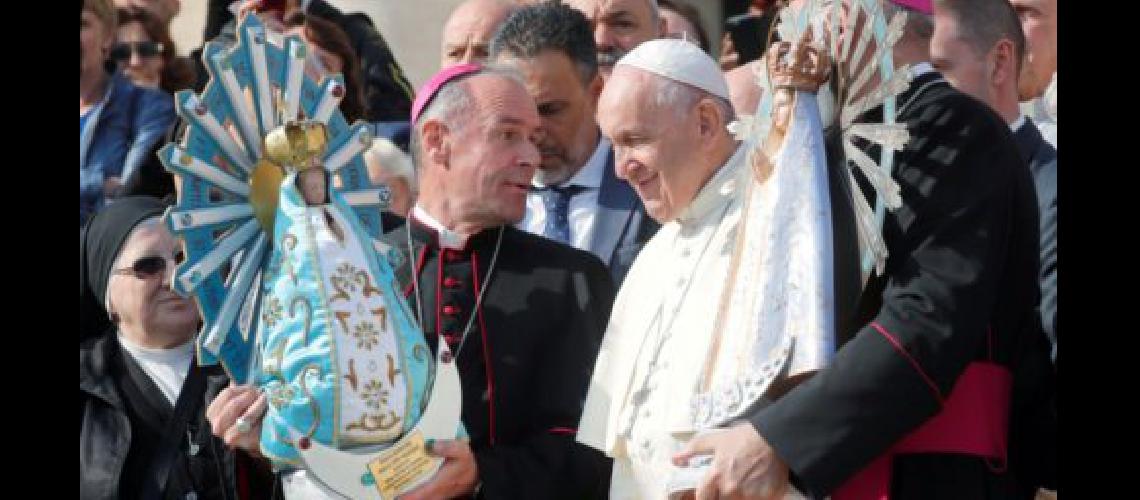 Ante el Papa Francisco autoridades eclesiaacutesticas britaacutenicas remitieron la imagen a sus pares argentinos