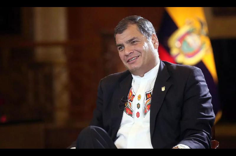 Alberto Fernaacutendez se reuacutene con Rafael Correa en Meacutexico