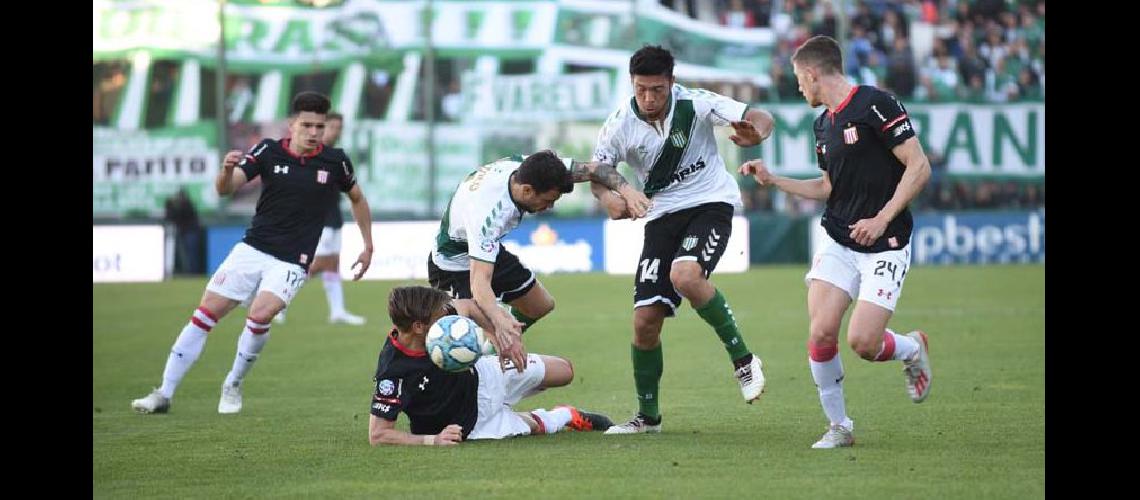 Falcioni recupera jugadores de cara al Claacutesico del Sur
