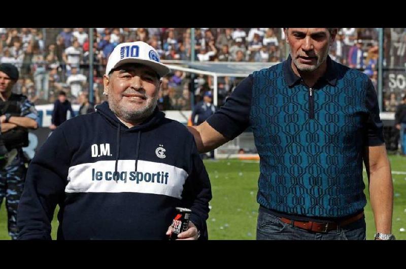 Maradona dirigiraacute ante Arsenal