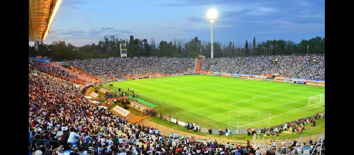 Conmebol designoacute cuatro estadios de Argentina