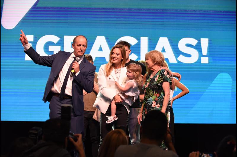 Martiacuten asumioacute su tercer mandato al frente del Municipio de Lomas