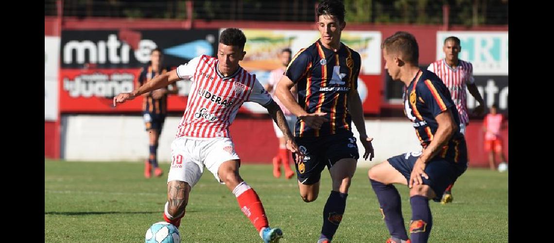 Arce podriacutea volver al fuacutetbol chileno