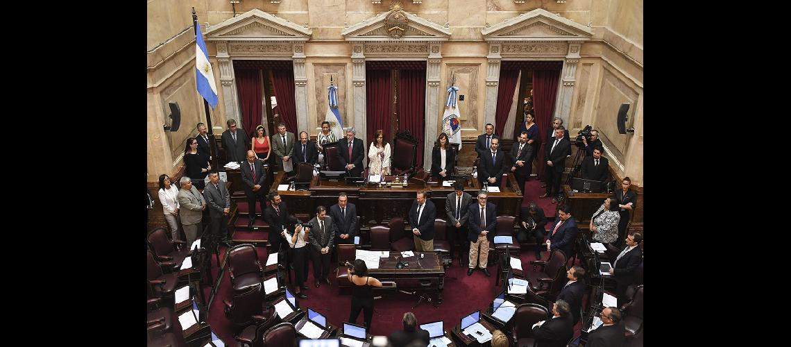 Se establecieron distintas normas tras varias horas de debate entre los senadores