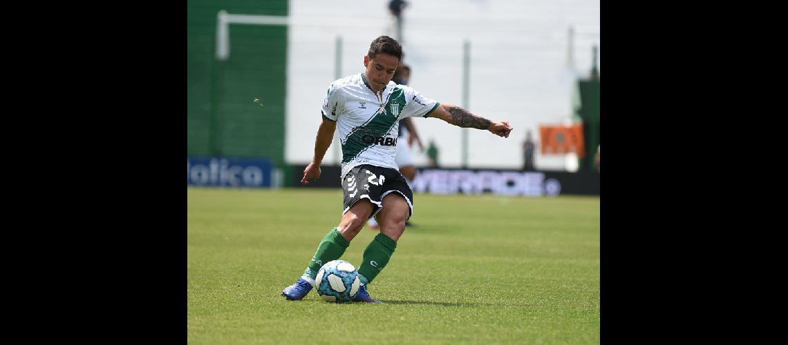 Goacutemez jugoacute mucho y estaacute en la mira de Racing
