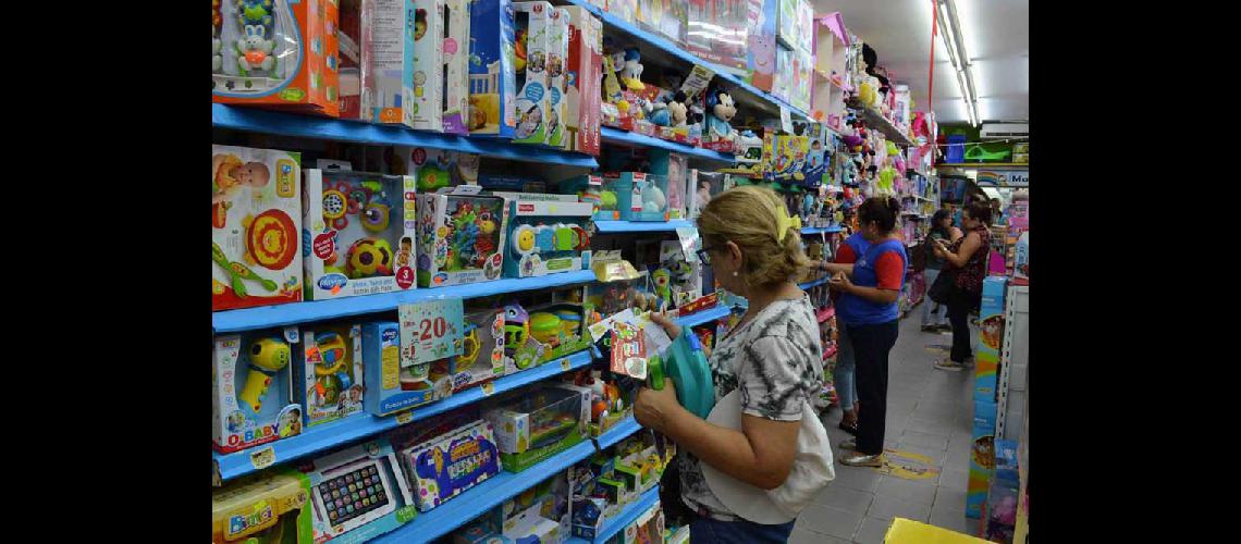 Reyes- el rubro de los juguetes abarca casi el 50-en-porciento- de la demanda