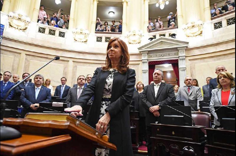 Cristina vuelve al paiacutes antes que se retomen las sesiones en el Congreso