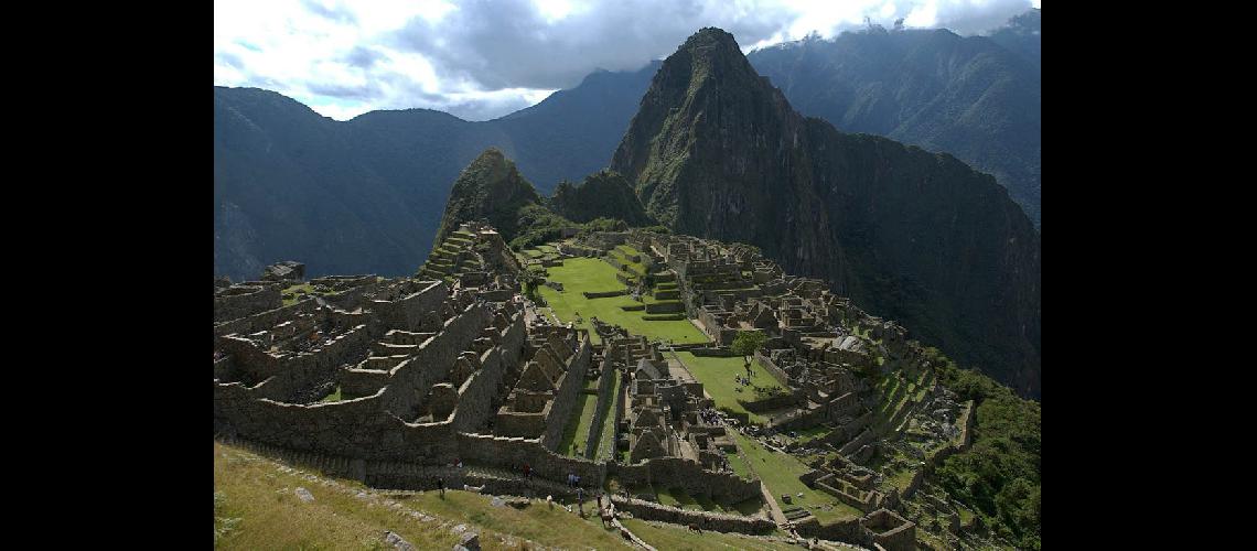Detuvieron a dos argentinos por dantildear y defecar en las ruinas de Machu Picchu