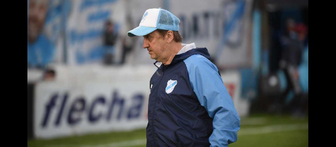 Para el ataque Temperley apuesta fuerte por un colombiano