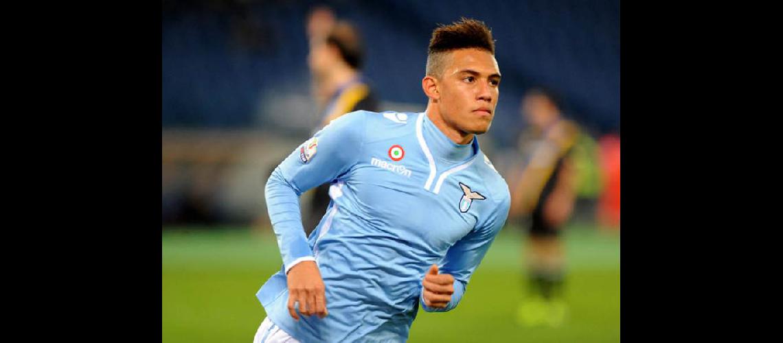 Para el ataque Temperley apuesta fuerte por un colombiano