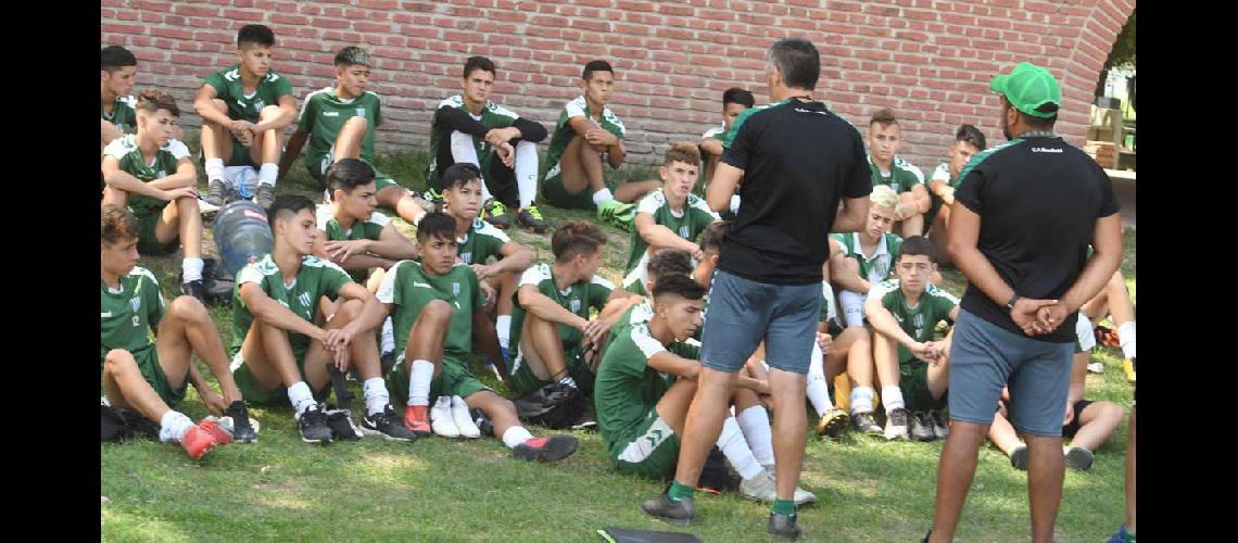 Banfield prueba jugadores para las Inferiores