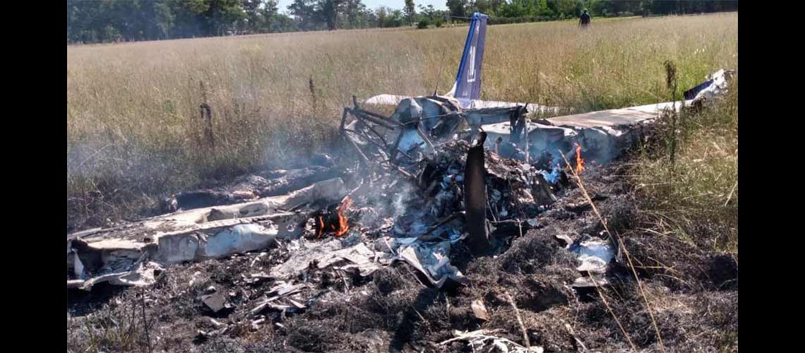 Se estrelloacute una avioneta en Cantildeuelas- murieron el piloto y su acompantildeante