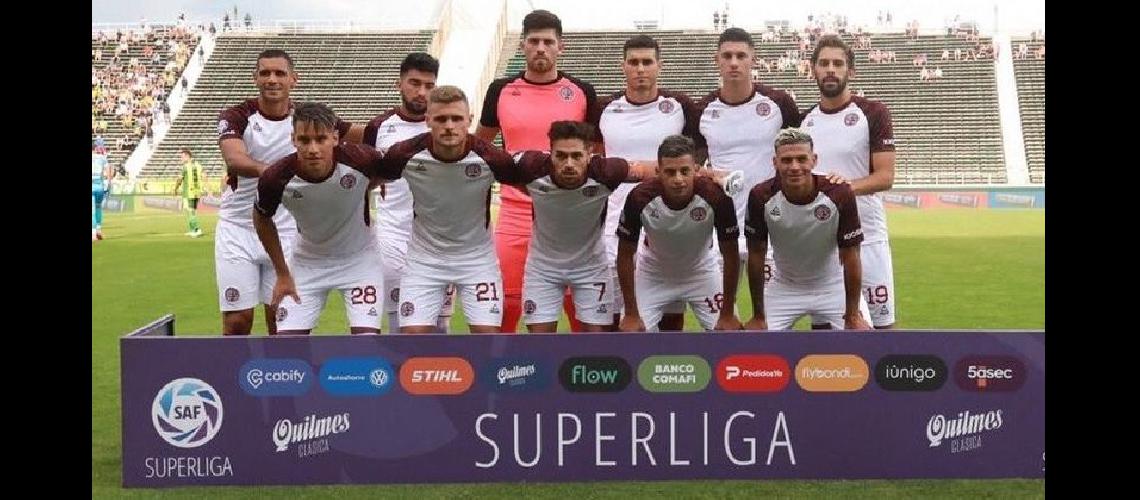 Lanuacutes recibe a Godoy Cruz con varios cambios
