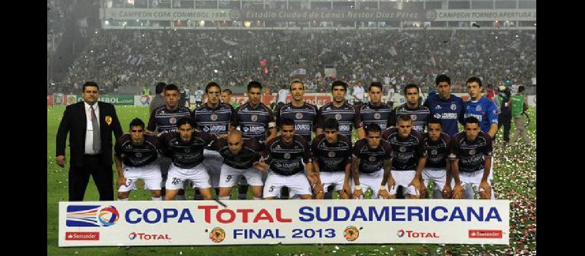 Los estrenos de Lanuacutes en la Copa Sudamericana