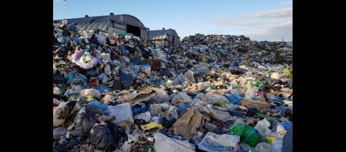 El Gobierno derogoacute un decreto de Macri que permitiacutea importar basura de otros paiacuteses
