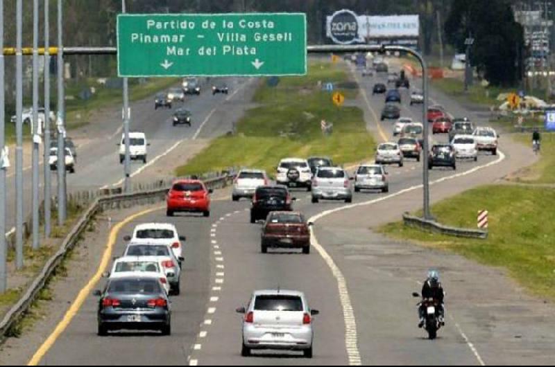 El paso de vehiacuteculos registraba hasta las 7-00 un promedio de 2550 autos por hora por el peaje de Samboromboacuten