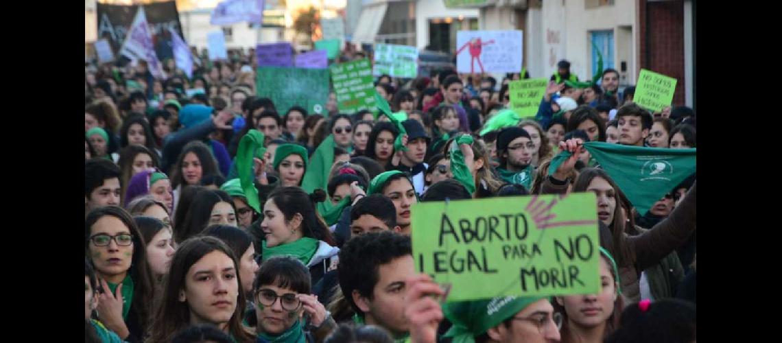 Por ahora hay maacutes votos en contra que a favor del aborto en el Senado