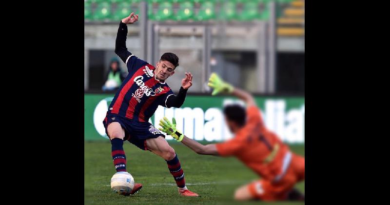 El goleador juega en el Casertanana de la Serie C de Italia
