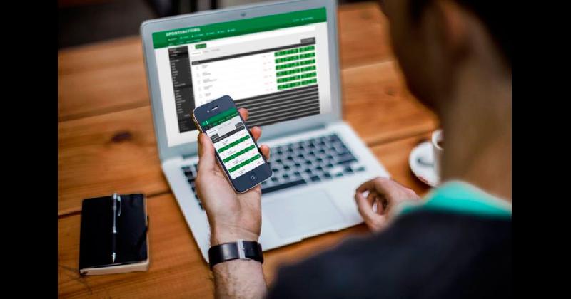 estar en casa con la computadora puede agravar el problema