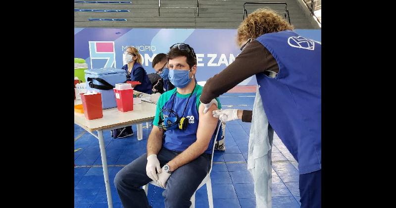 Vacunaron contra la gripe a maacutes de 200 trabajadores que se encargan de la limpieza y el mantenimiento de los espacios puacuteblicos