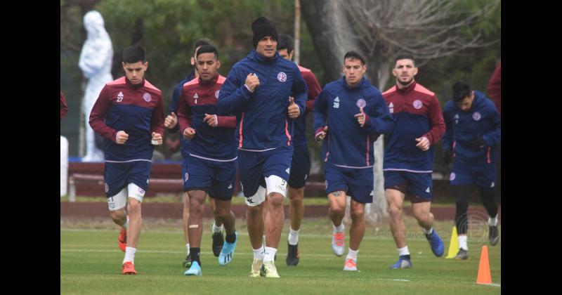 El regreso de los futbolistas a la actividad sin fecha