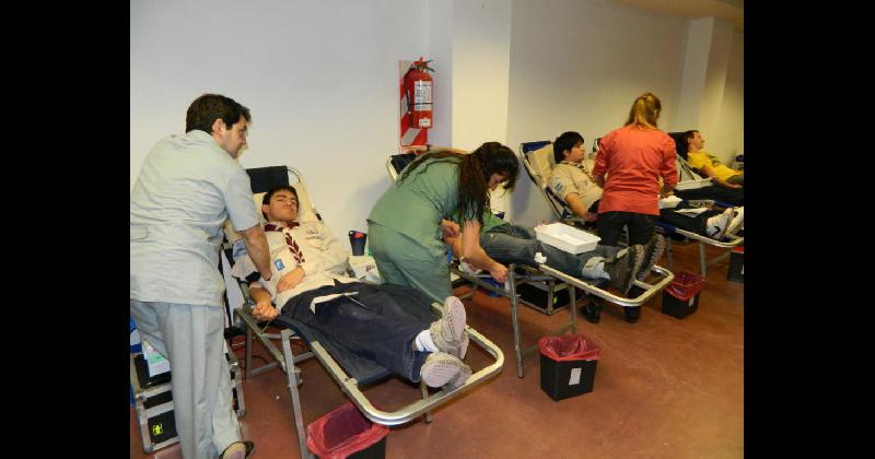 Convocan a una campantildea de donacioacuten de sangre para ayudar al Hospital Meleacutendez de Adrogueacute