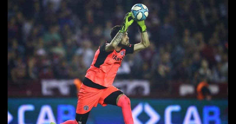 El contrato de Rossi con Lanuacutes se termina en junio y no habraacute fuacutetbol