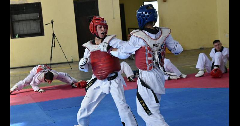 Romachuk hizo carrera a nivel nacional e internacional en el taekwondo