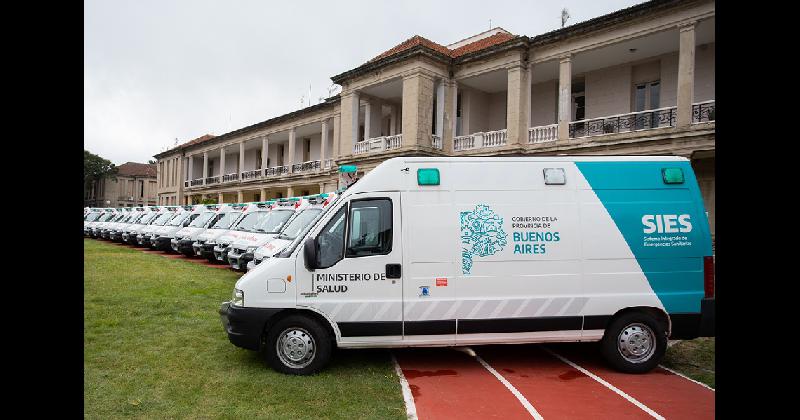 Provincia entregoacute una nueva ambulancia de terapia intensiva para la regioacuten