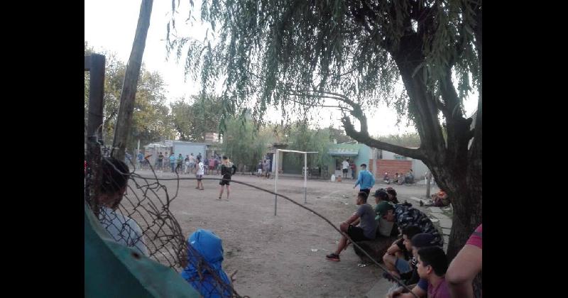 Vecinos de Brown indignados porque en sus barrios se organizan partidos de fuacutetbol en plena cuarentena