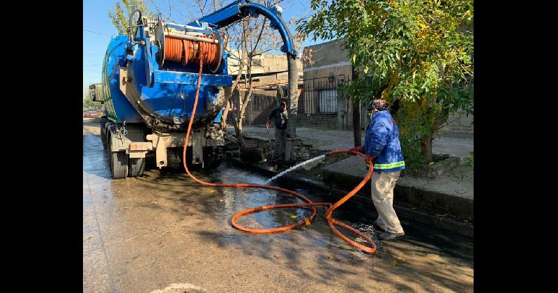 Lomas- limpiaron maacutes de 200 bocas de tormenta para prevenir inundaciones