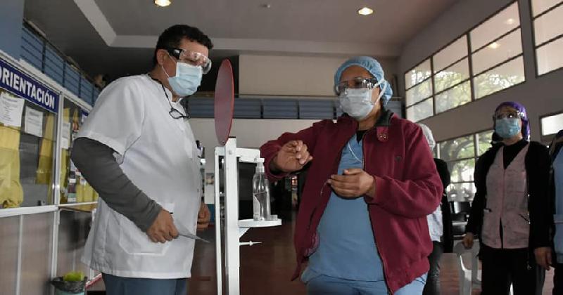 Los trabajadores de la cooperativa Gotan realizaron una donacioacuten al Hospital Ontildeativia