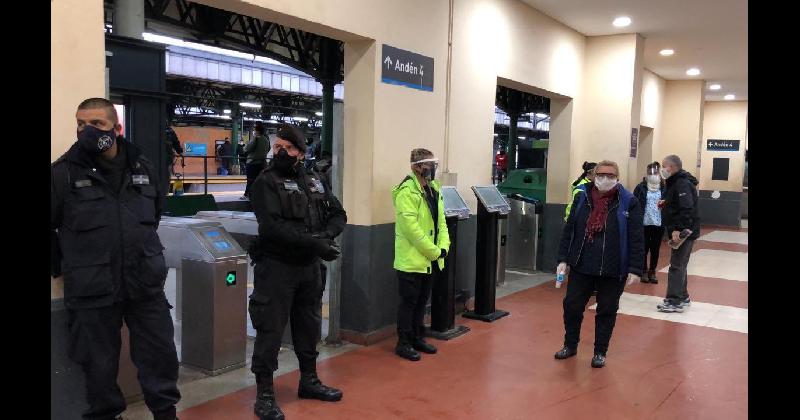 Lomas- controlan los permisos de circulacioacuten en estaciones de trenes y paradas de colectivos