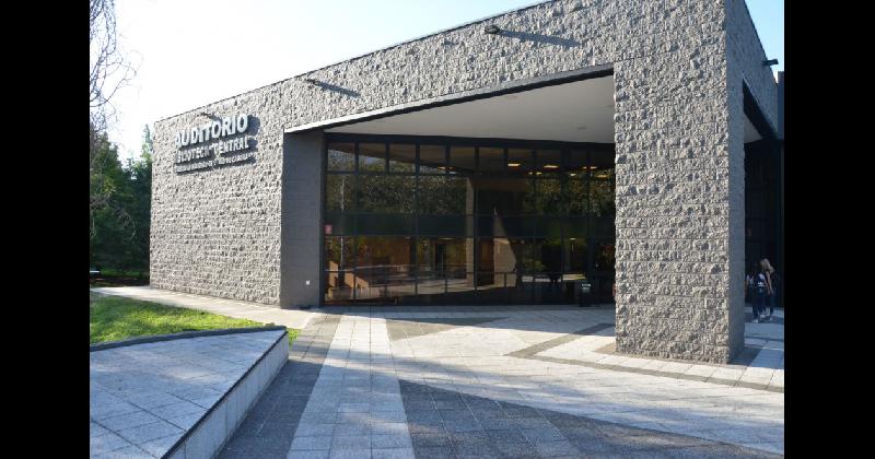 La Biblioteca Central de la Universidad de Lomas aggiornada para acompantildear a los estudiantes en cuarentena