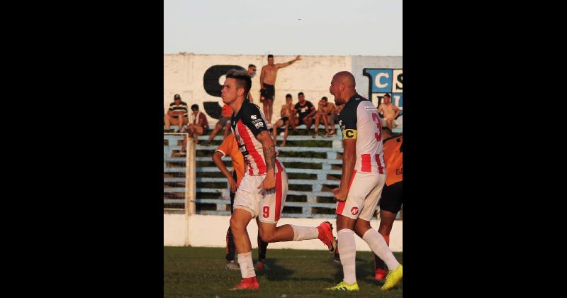 En Deportivo Paraguayo anotoacute cinco goles