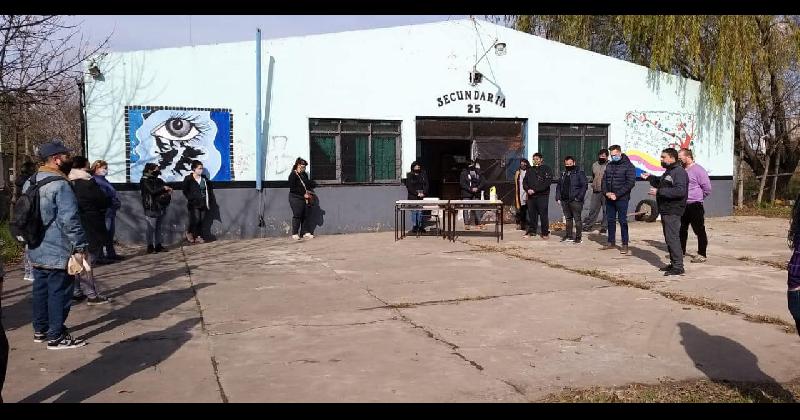 Reforzaron las entregas de alimentos en escuelas de Lomas antes de las vacaciones de invierno