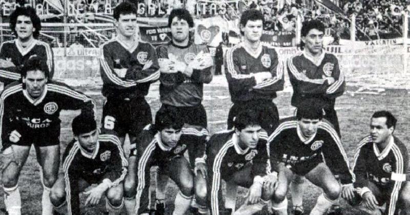 Se cumplen 30 antildeos del ascenso de Lanuacutes a Primera Divisioacuten