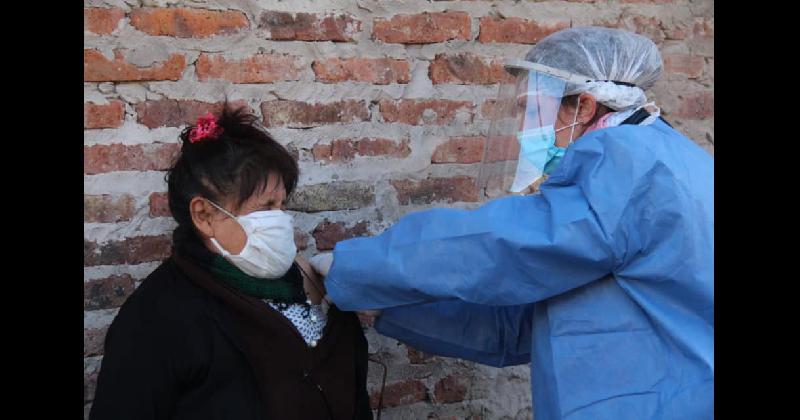 Avanza la campantildea de vacunacioacuten en Lomas con el refuerzo del PAMI