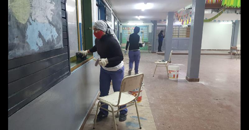 Emprenden obras de pintura en escuelas de Lomas que beneficiaraacuten a maacutes de 5000 estudiantes