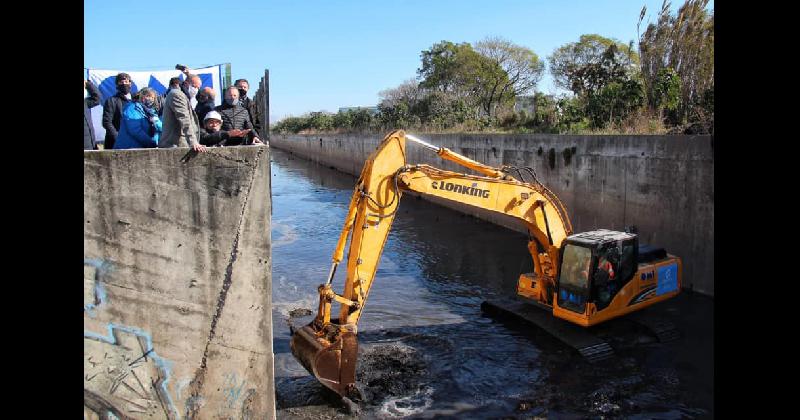 Las obras no se detienen- intensifican la limpieza de los arroyos para evitar inundaciones en Lomas