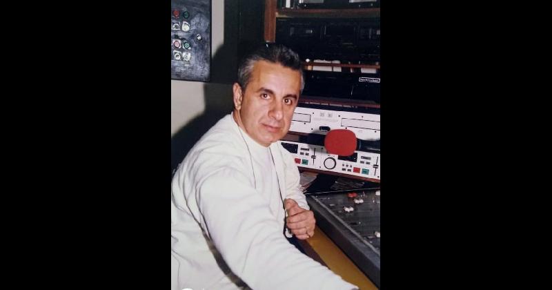 Un siglo de la radiofoniacutea argentina en la voz del locutor Farid Gamoacuten