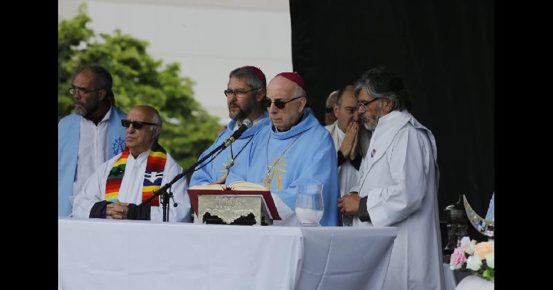 Murioacute el ex obispo de Lomas Agustiacuten Radrizzani y esperan el resultado del test para saber si teniacutea Covid-19