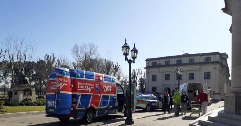 Se cayeron dos operarios que trabajaban el campanario del Euskal Echea