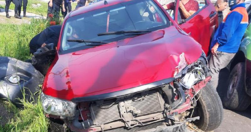 Asiacute detuvieron a una pareja que robaba autos en Lomas