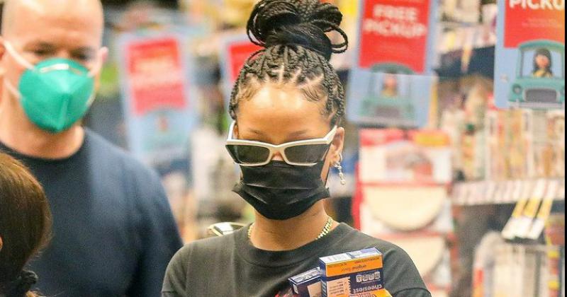 Rihanna de compras
