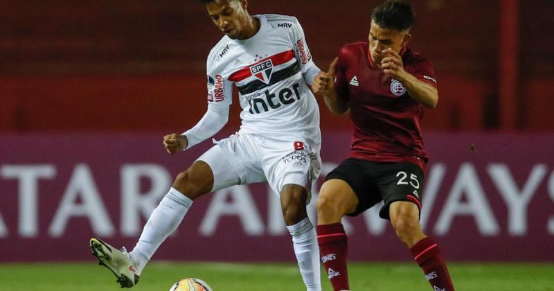 Sao Paulo goleó a Flamengo y llega encendido al miércoles
