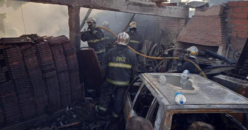 Tardaron cuatro horas en apagar el incendio