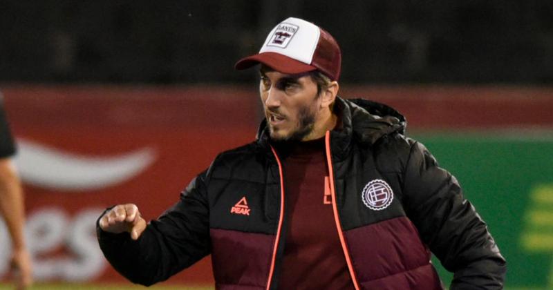 El DT de Lanús estalló contra el rbitro Ariel Penel