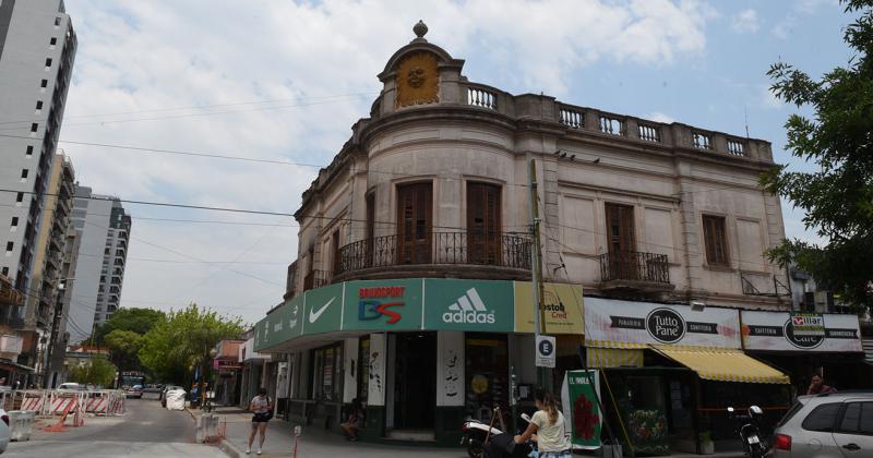 De antigua tienda y merceriacutea al bar maacutes representativo de Banfield 